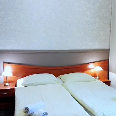 Apart Otel Bristol 4*