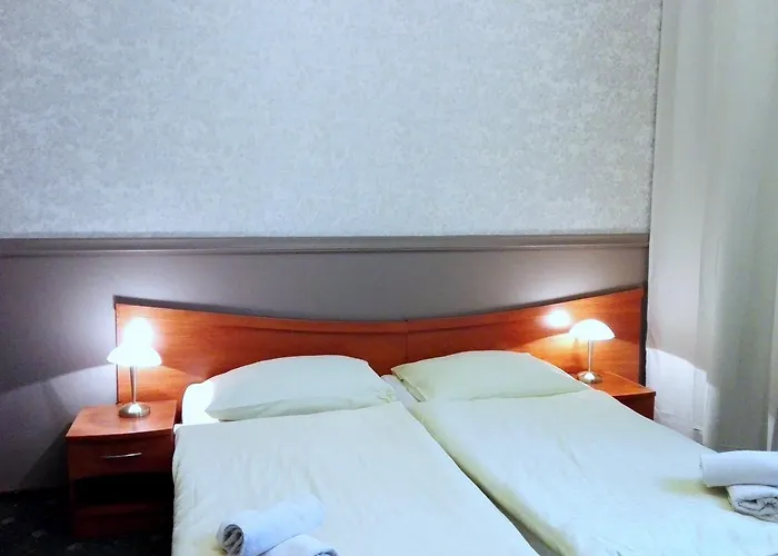 מלון דירות Bristol 4*