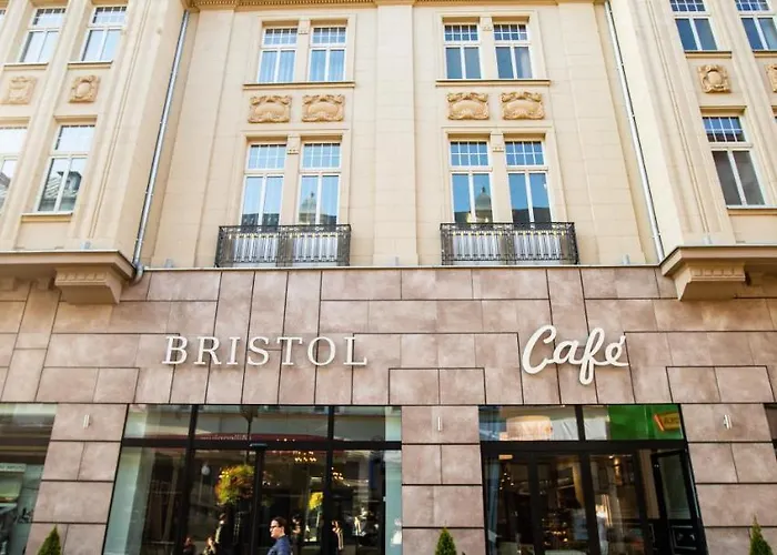 Bristol Aparthotel 4*