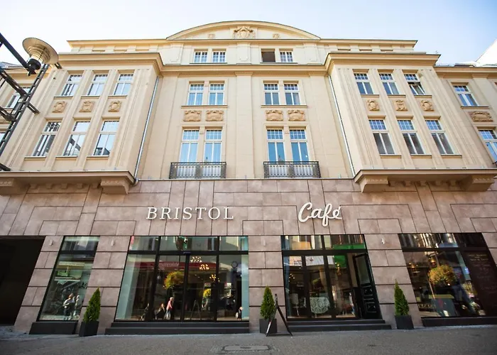 Bristol Aparthotel 4*